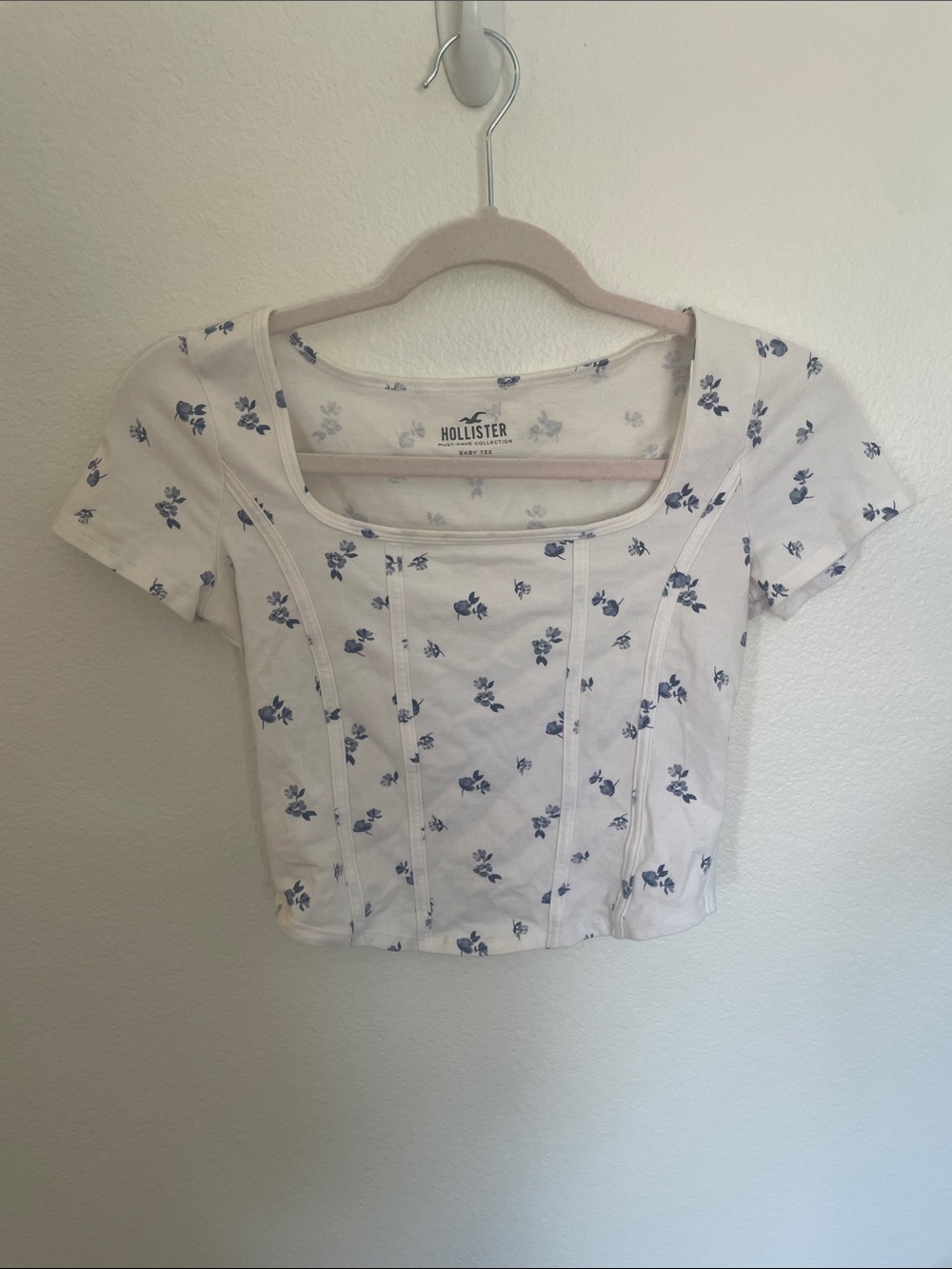 Hollister tee